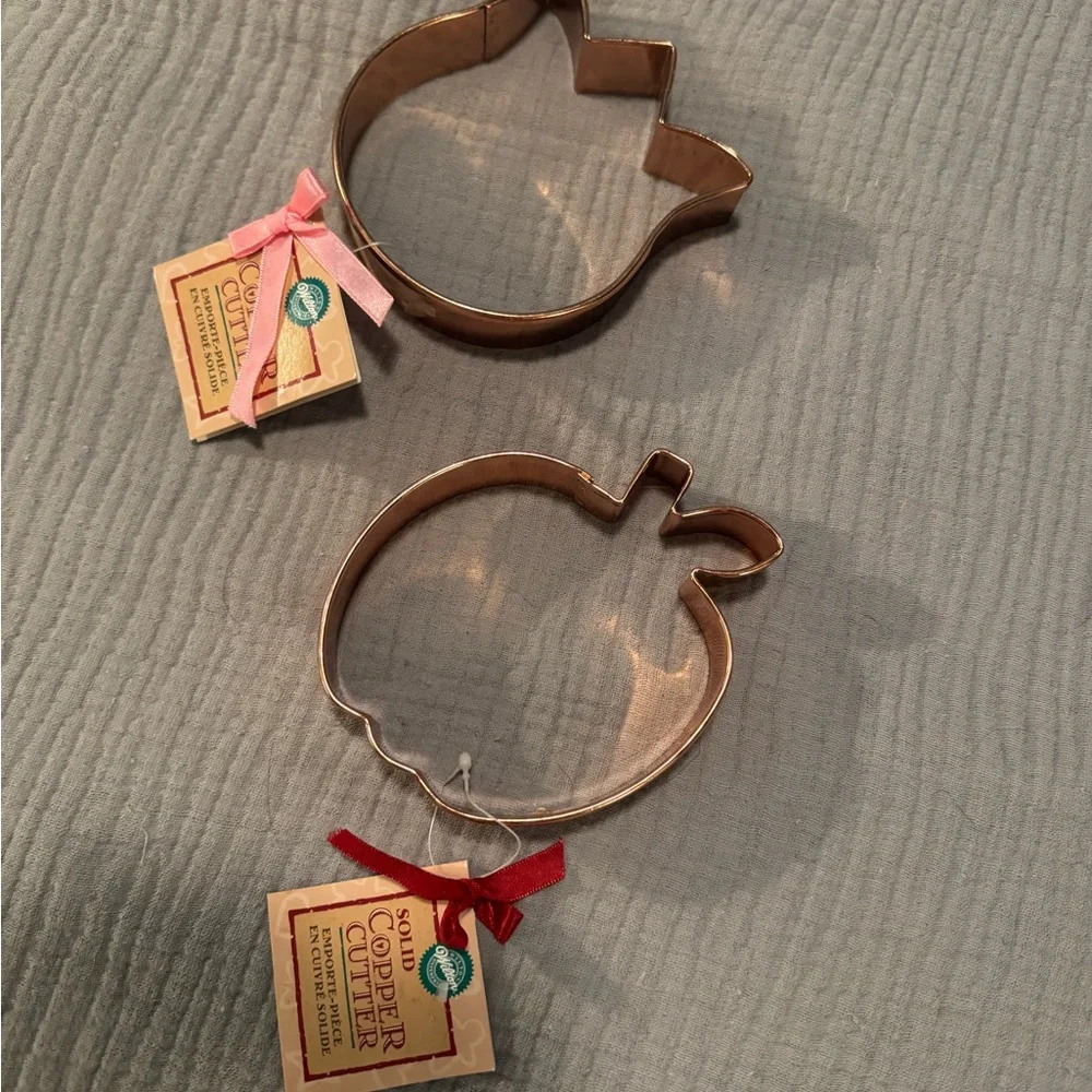 Wilton set two
