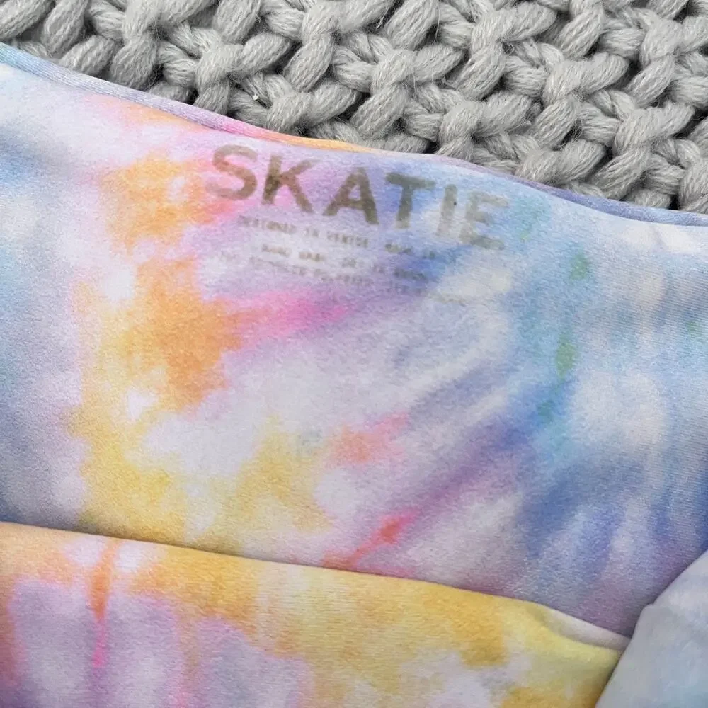 Skatie cheeky holes
