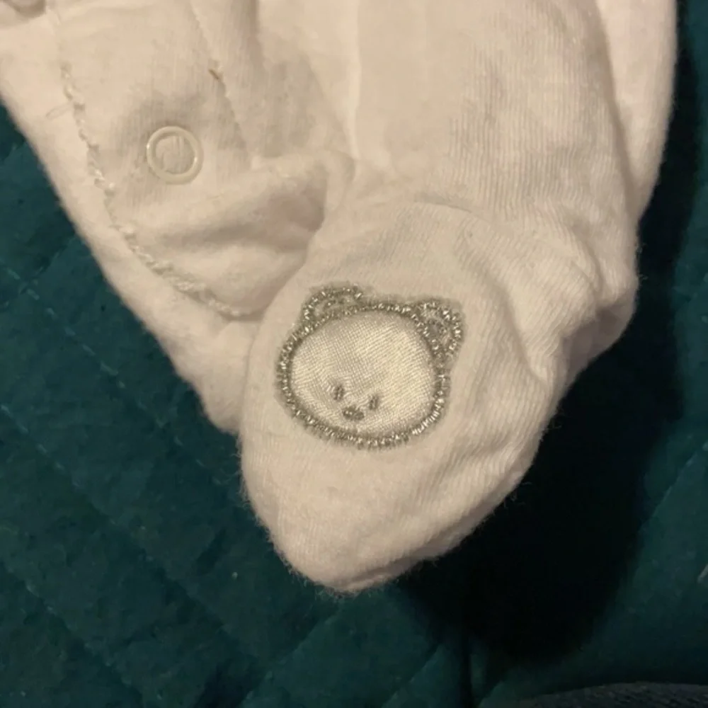 White newborn sleeper 095