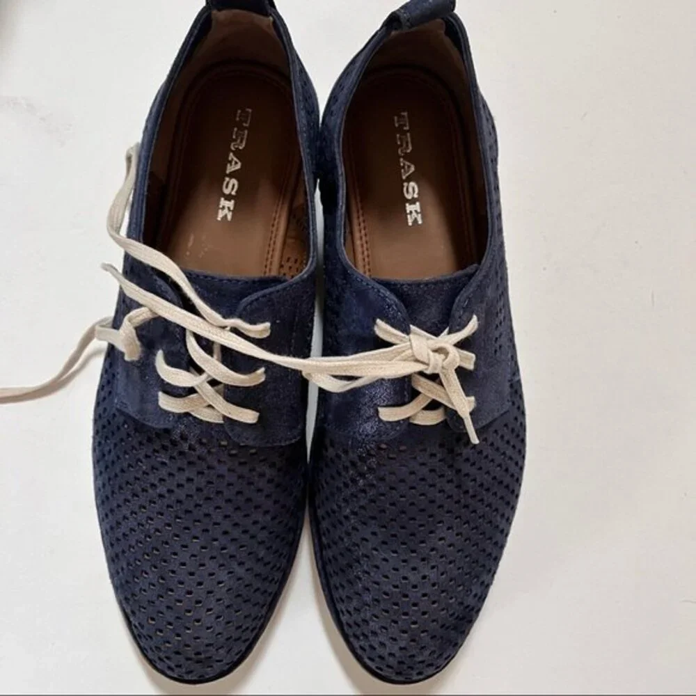Trask lena perforated