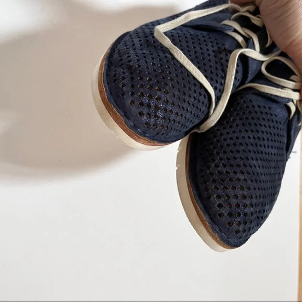 Trask lena perforated
