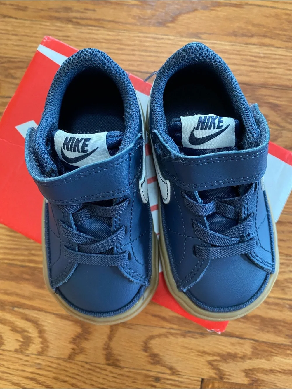 N/A nike court