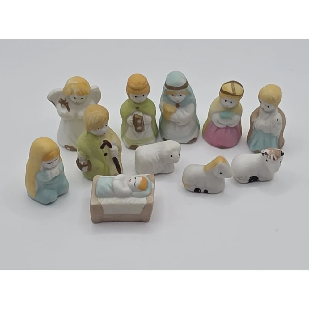Hermitage Pottery MINIATURE NATIVITY SET 11 Pieces -Hand Painted CHRISTMAS