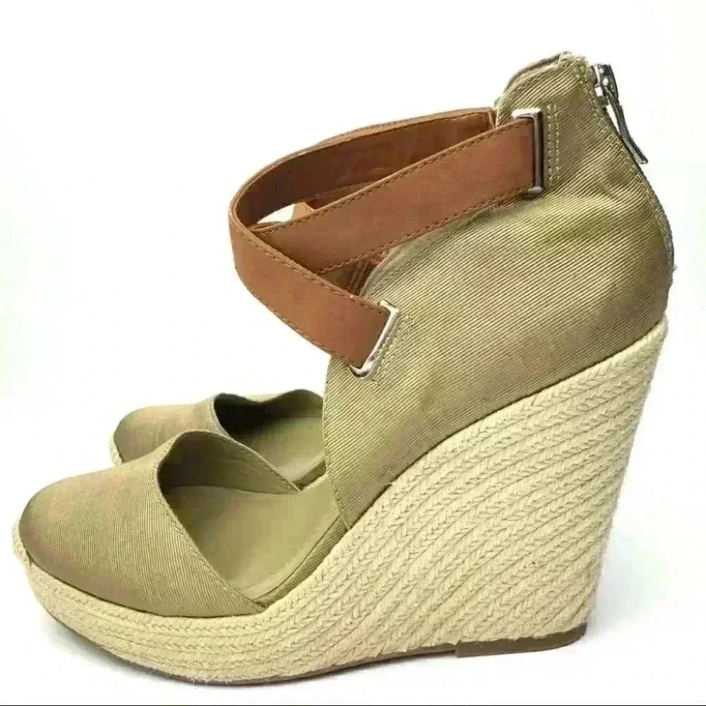 BCBGeneration womens platform