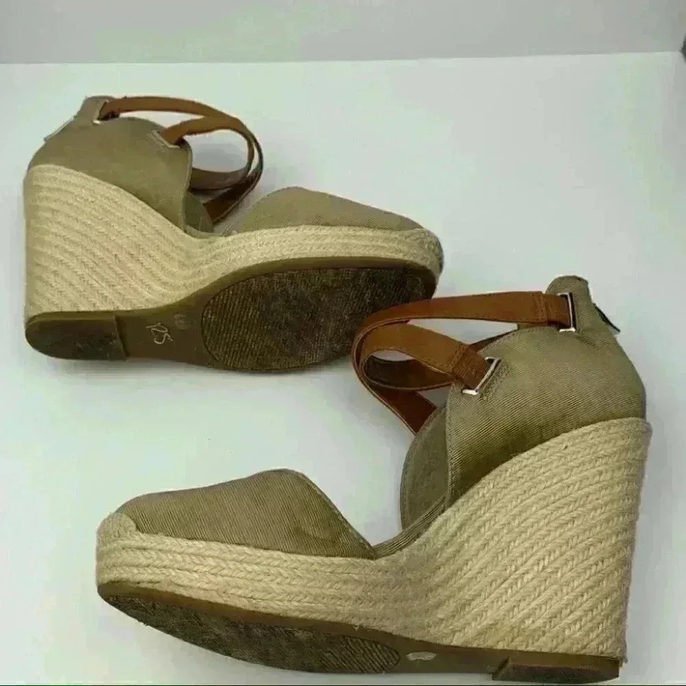 BCBGeneration womens platform