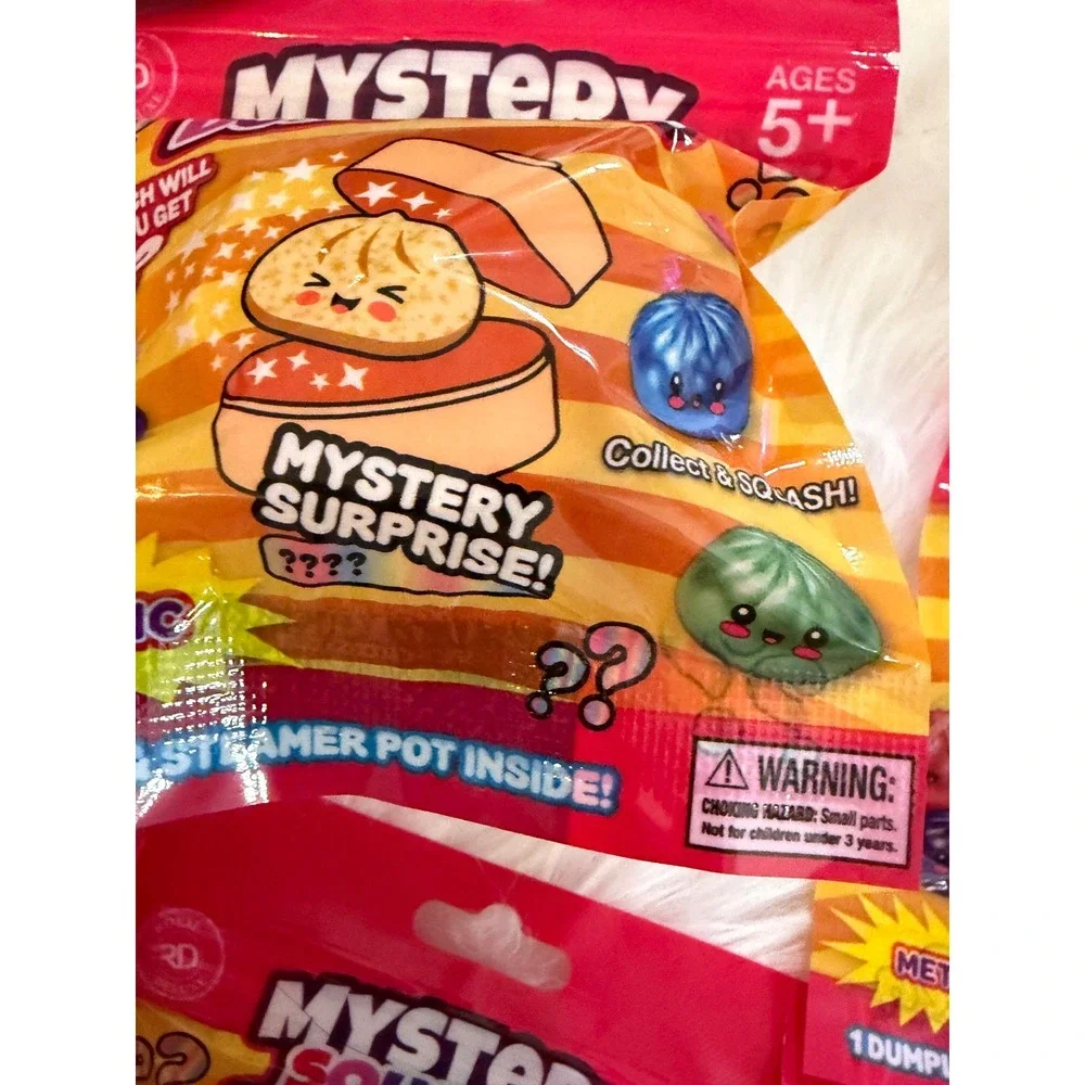 Royal Deluxe Accessories lot mystery