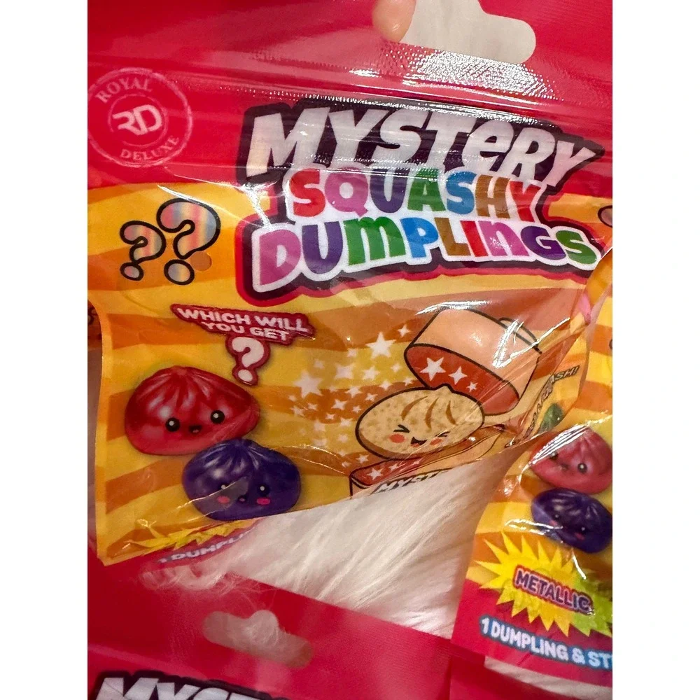 Royal Deluxe Accessories lot mystery