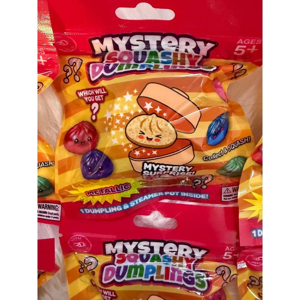 Royal Deluxe Accessories lot mystery