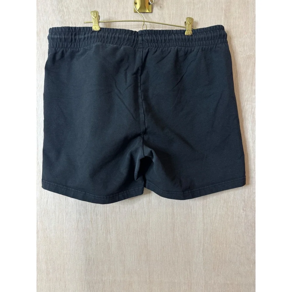 Bearbottom clothing lounge