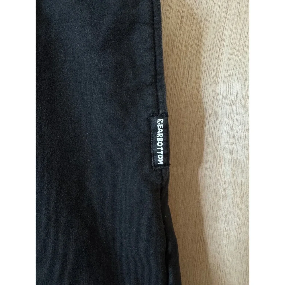 Bearbottom clothing lounge
