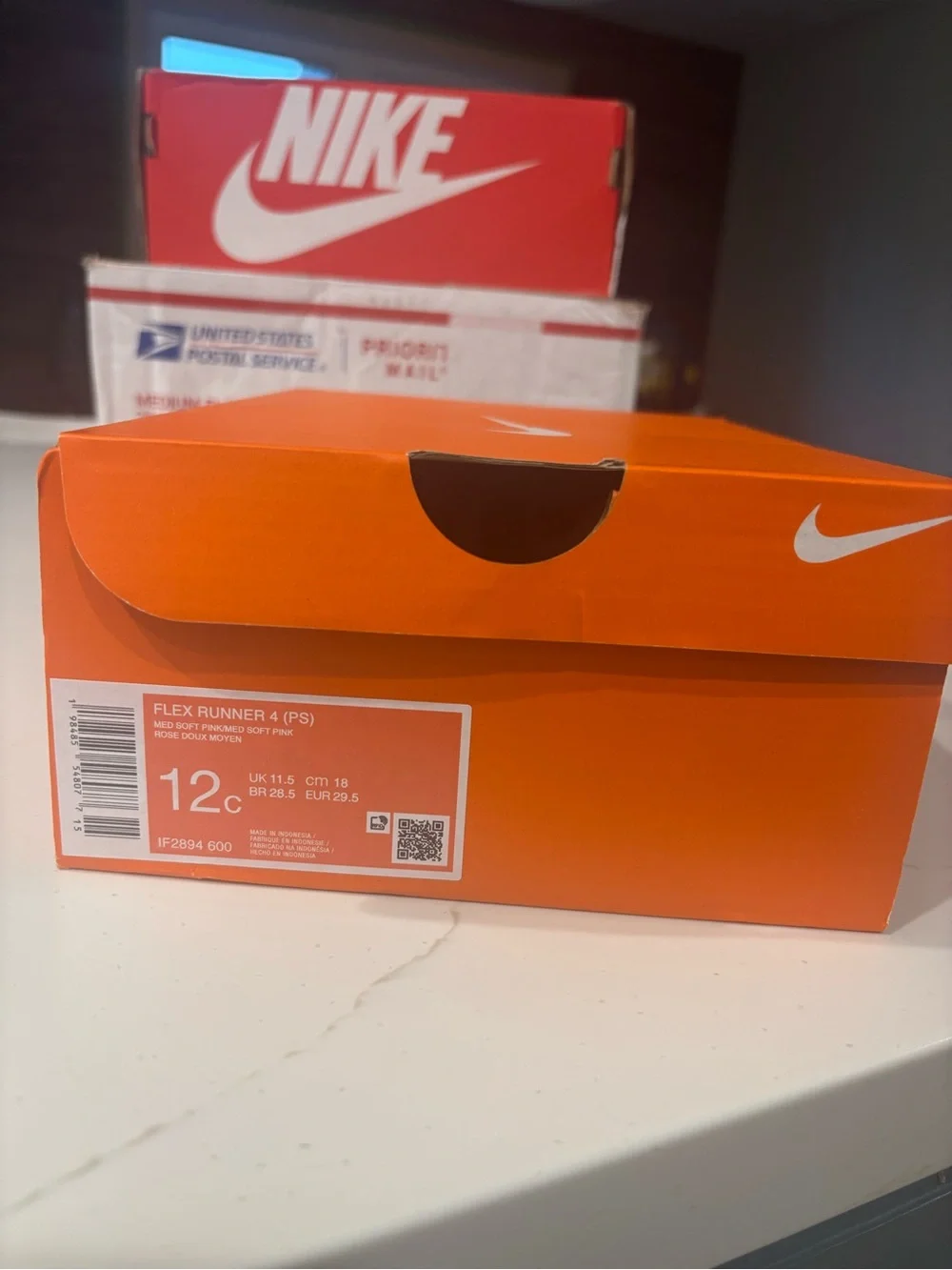 Nike lightweight slip