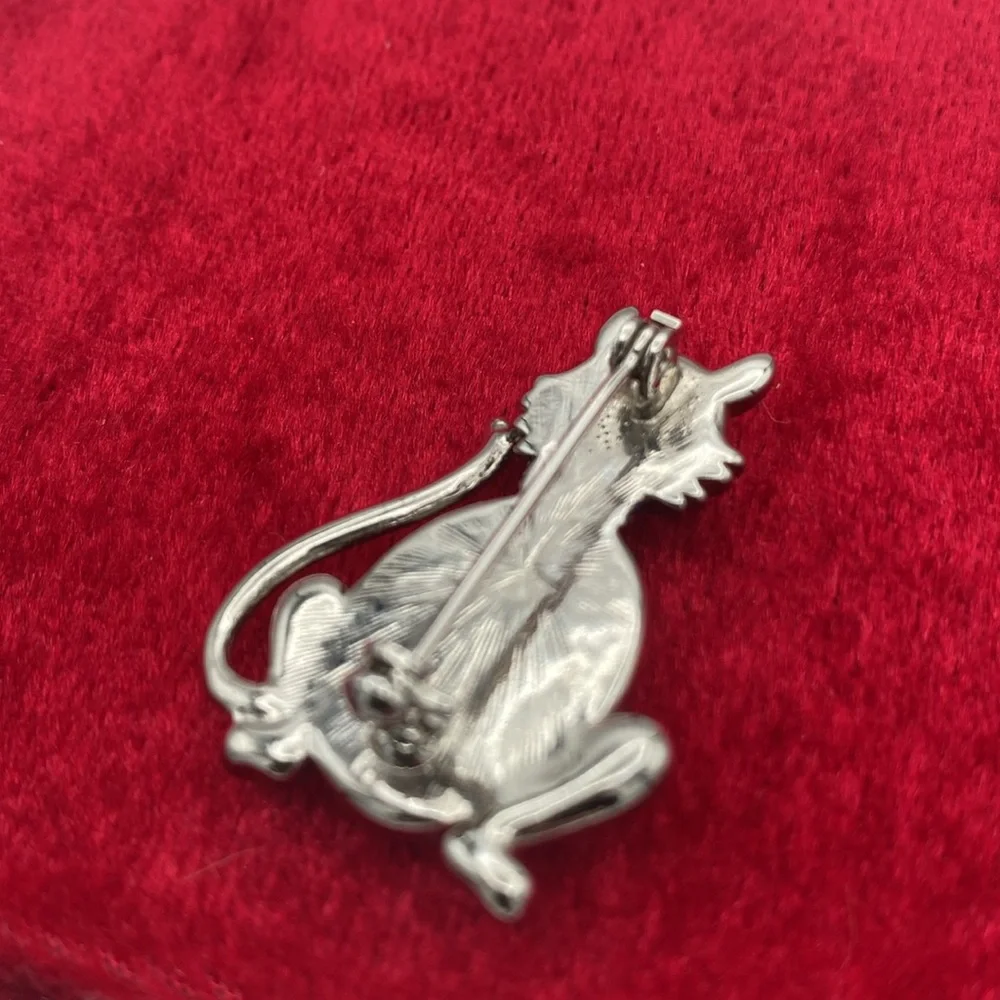 Silvertone moonstone cat kitty brooch pin w/ pink rhinestone collar 1.5”