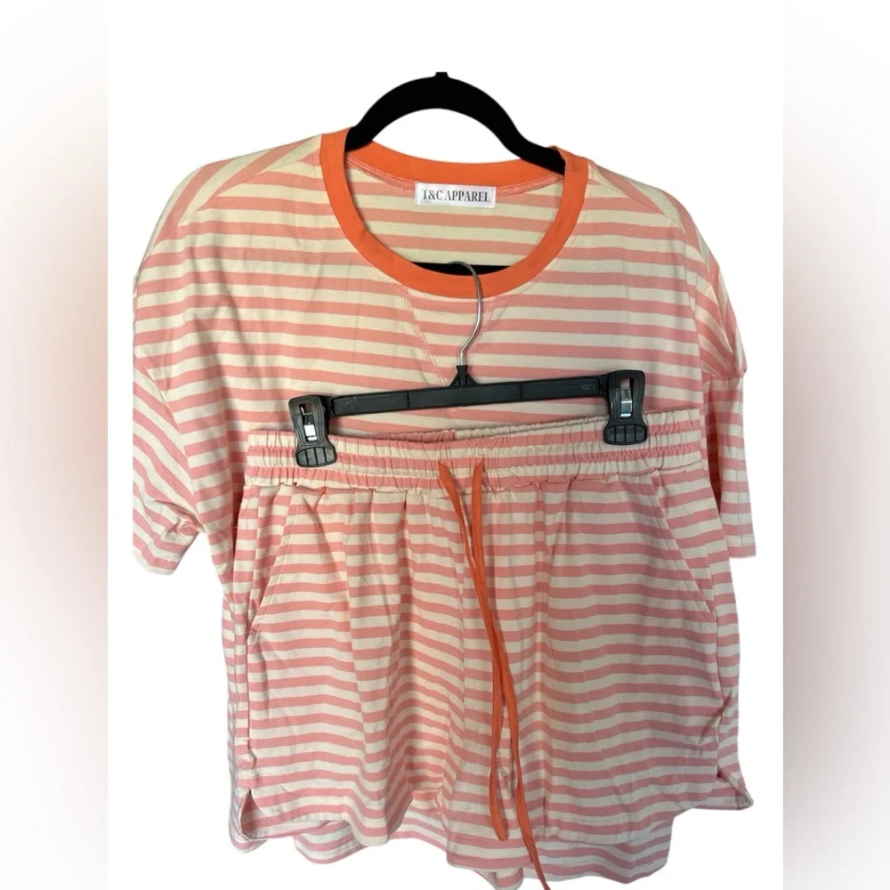 THOMAS & COMPANY - Women’s Pink Stripe Knit Shorts Set