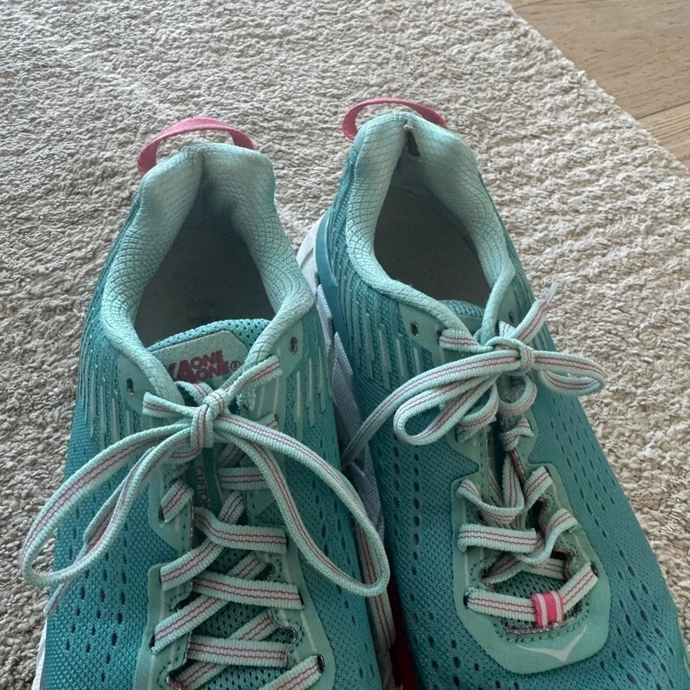 Hoka One One hoka one
