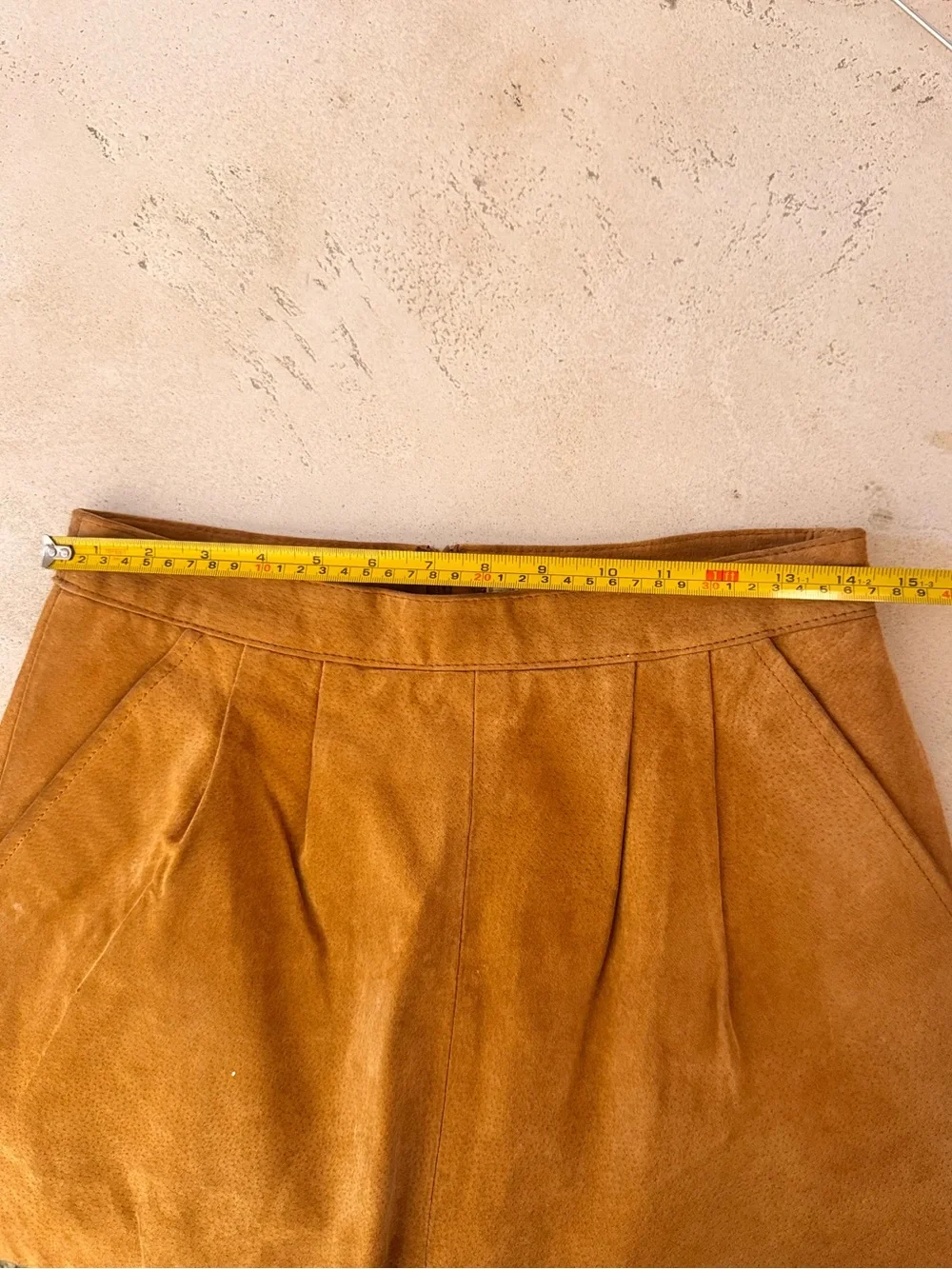 Hollister features side pockets
