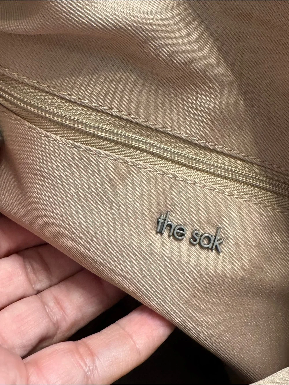 The Sak sak shoulder