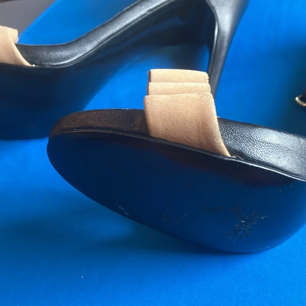 FINAL MARKDOWN Steve Madden Black and Gold Women's Heels 9 brand new