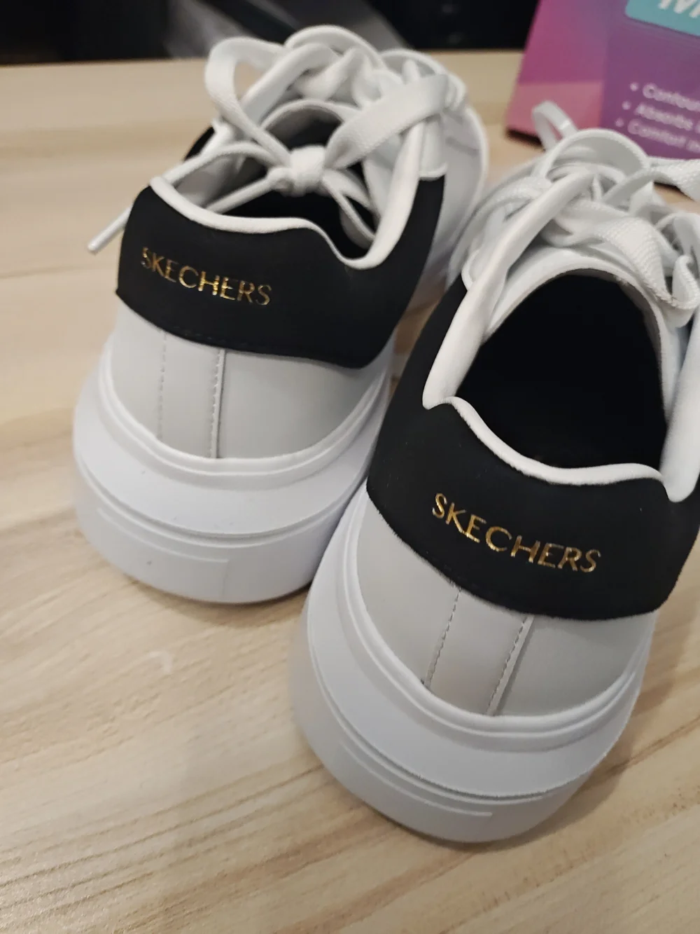 Skechers classic white