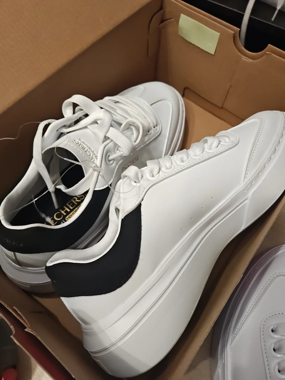 Skechers classic white
