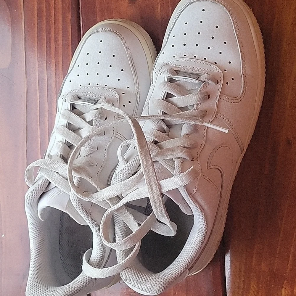 Nike stylish white
