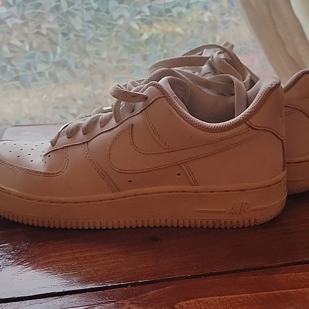 Nike stylish white