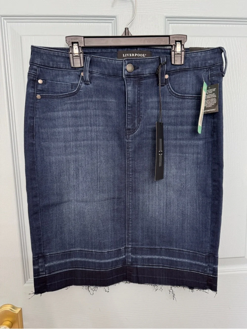 Liverpool Angelique Denim Pencil Skirt 8 29 NWT Stretch Dark Wash 21” Length