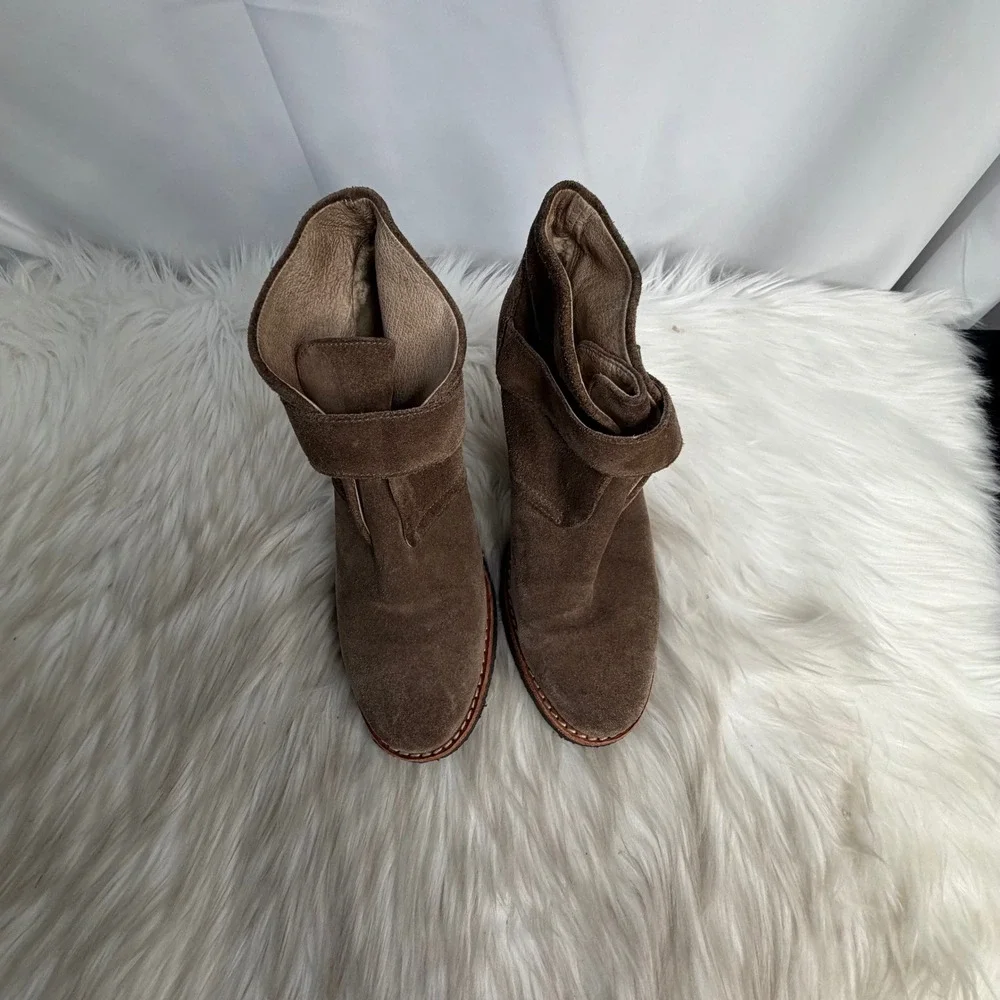 UGG australia suede