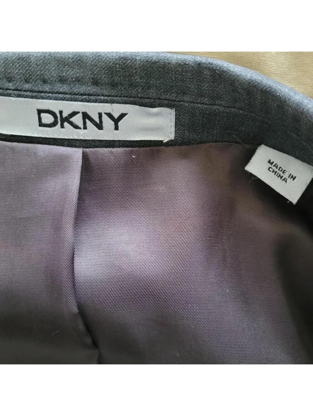 DKNY Men's 2 Piece Suit Gray 40R 32x32 Wool Blend