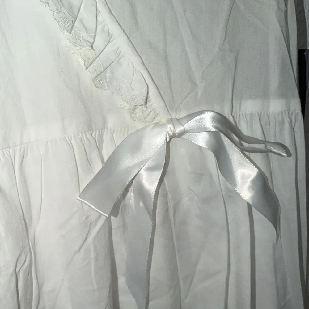 Eileen West chic sleeveless