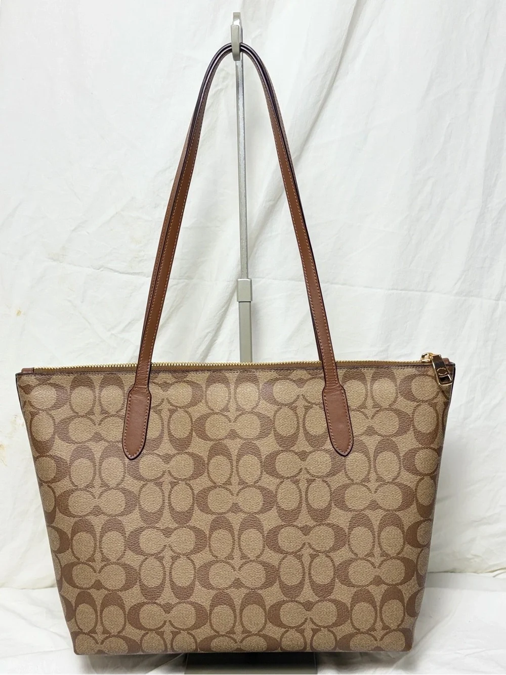 Coach classic versatile