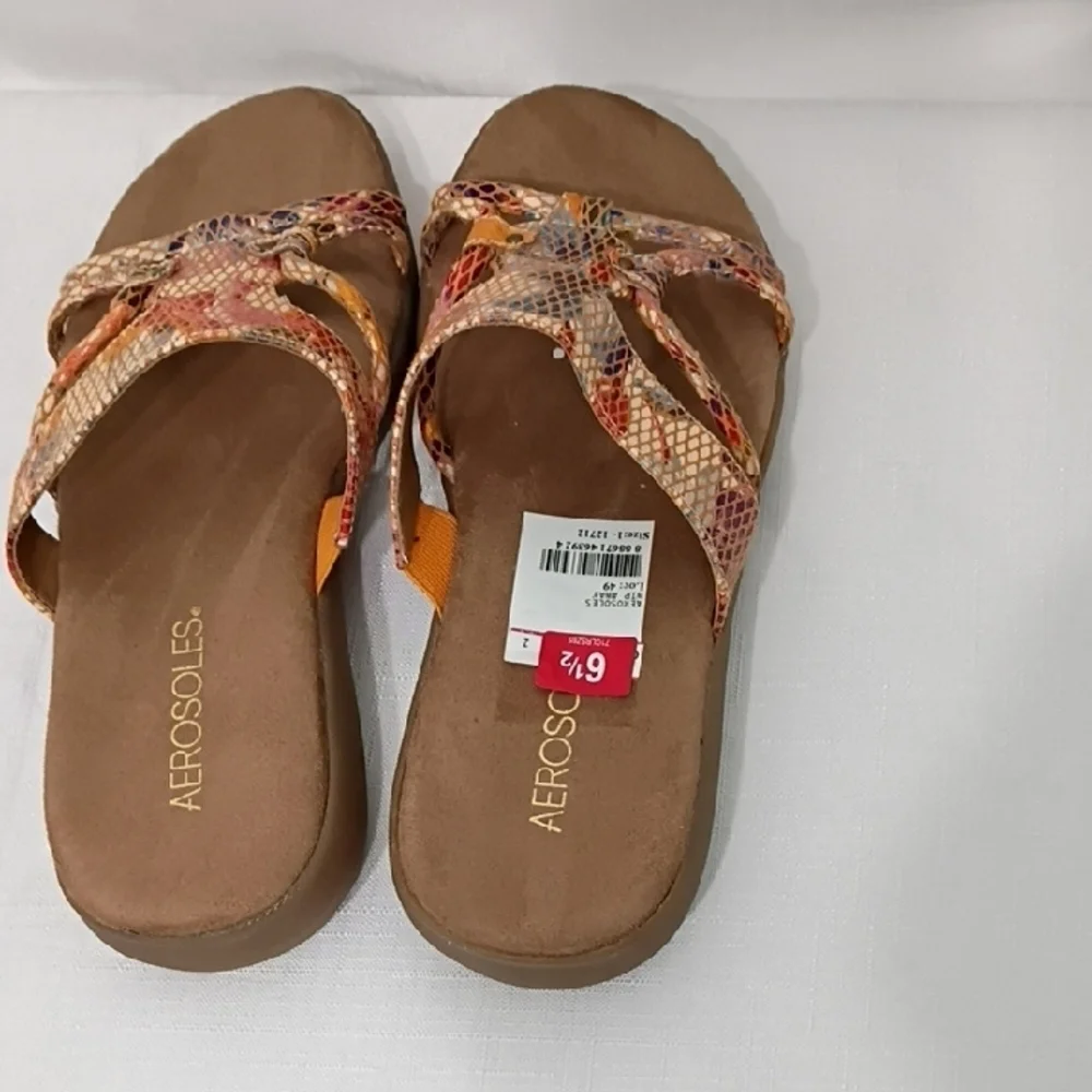 AEROSOLES new some