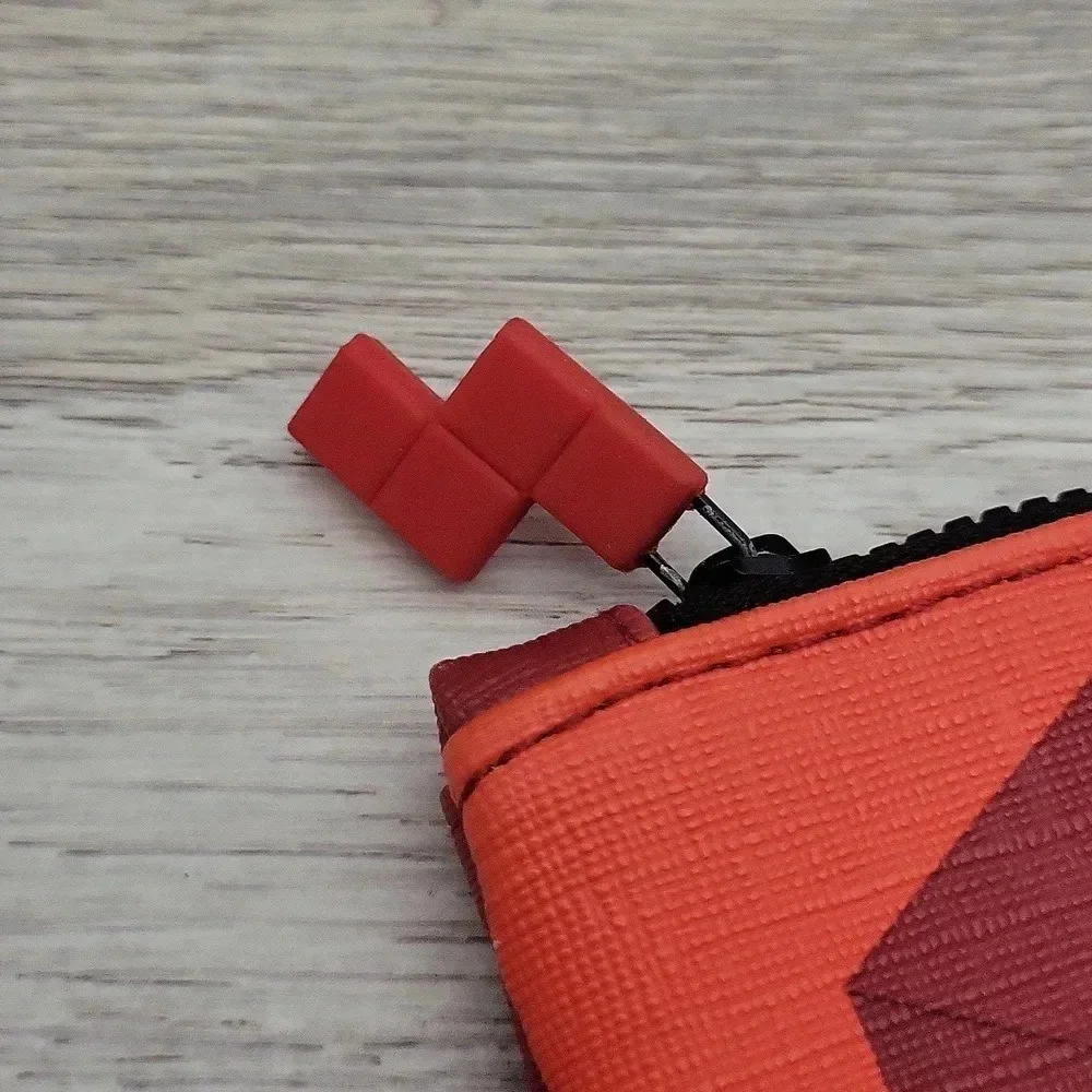 ipsy tetris red