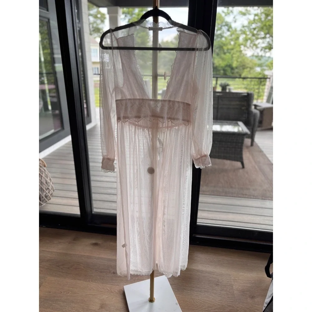 Chong mu ethereal sheer