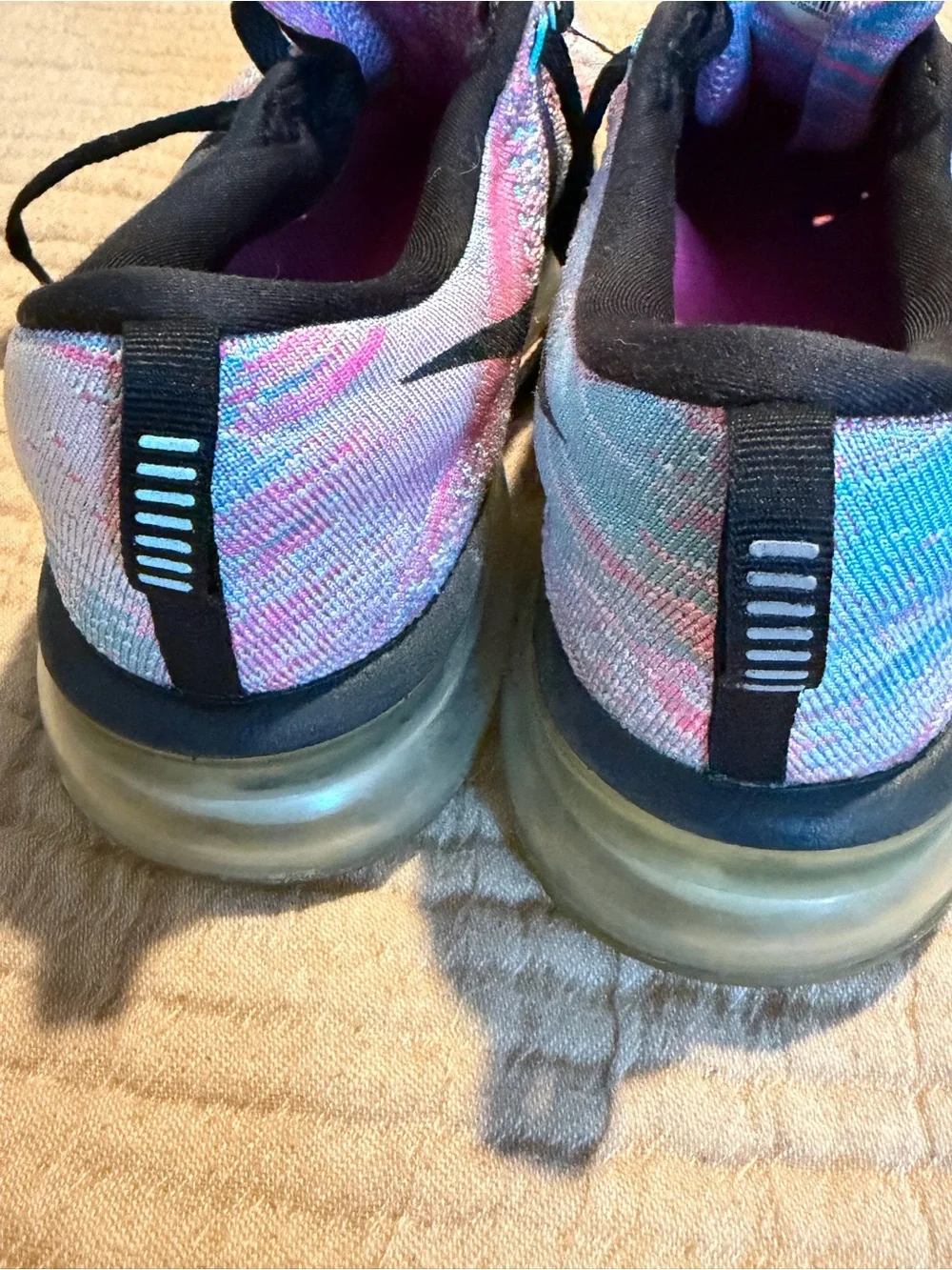 Nike lightweight flyknit