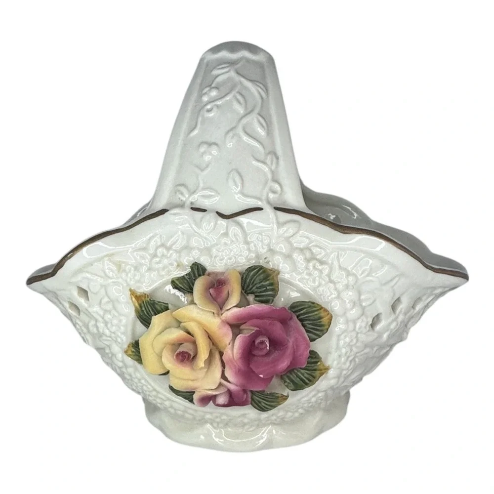 Vintage Ceramic Floral Basket Applied Porcelain Roses‎ Gold Trim Pierced READ