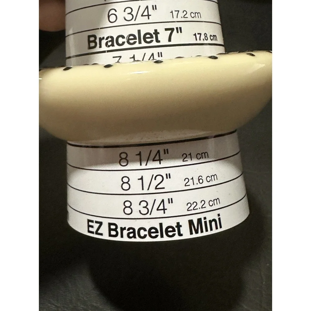 The Unbranded Brand vintage cream