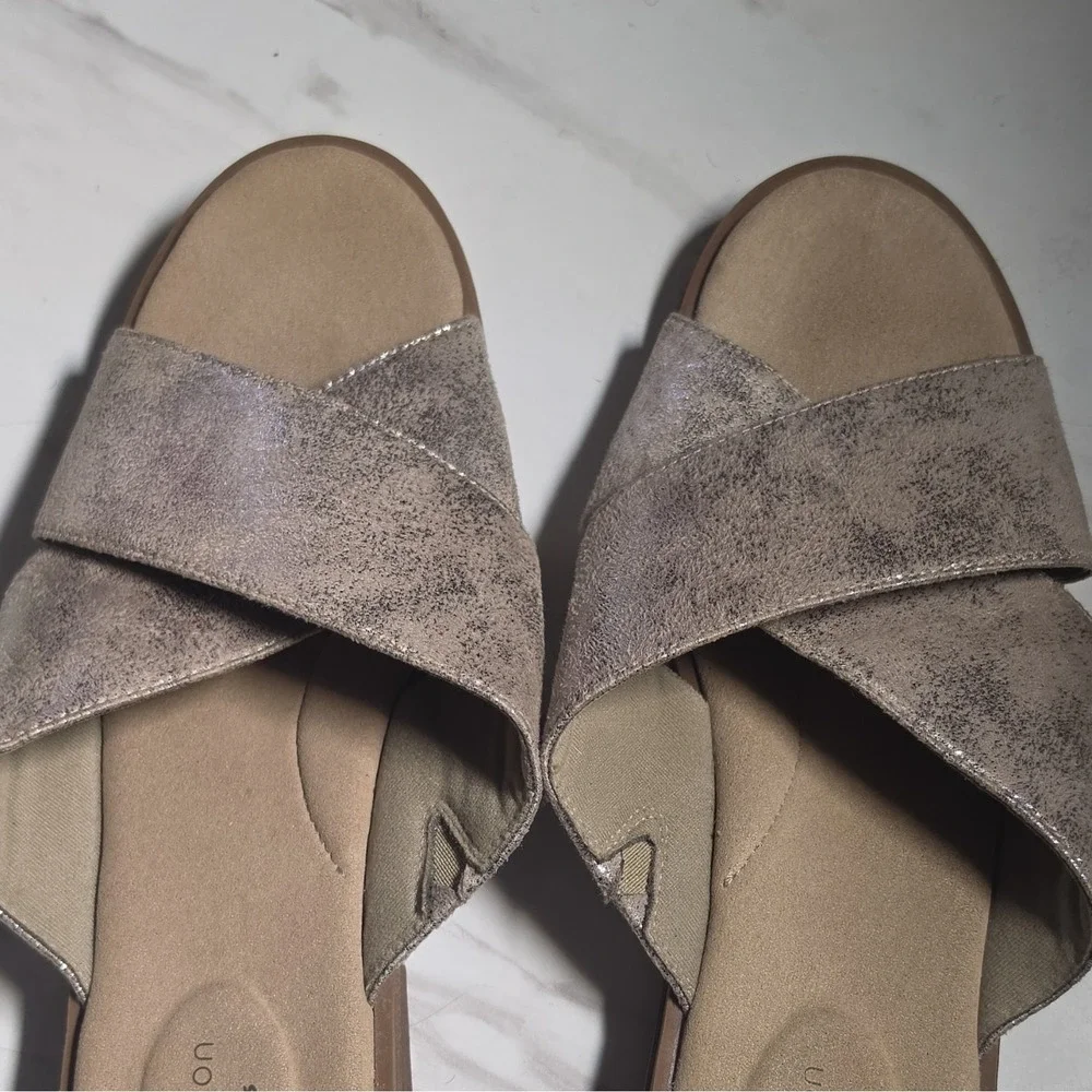 Clarks women metallic