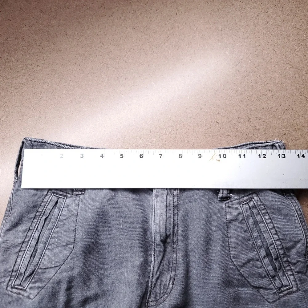 American Eagle Outfitters tag size