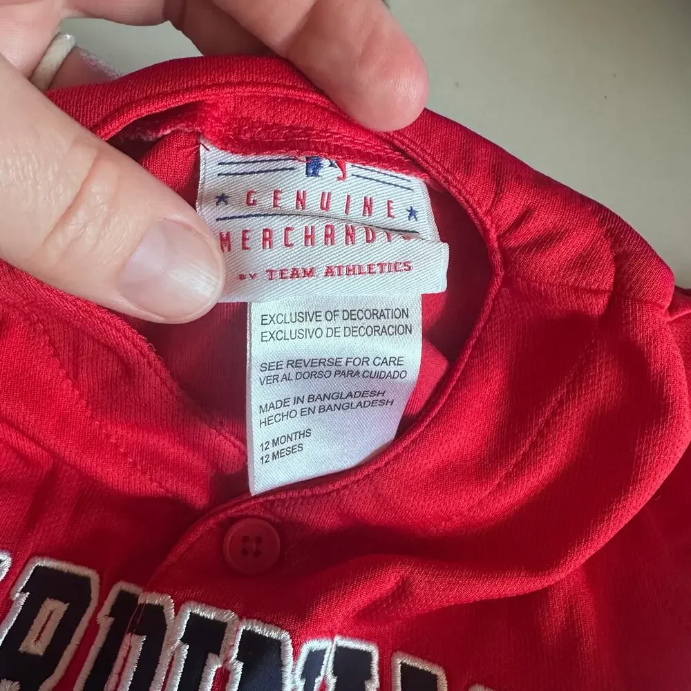 St. Louis Cardinals features size dress