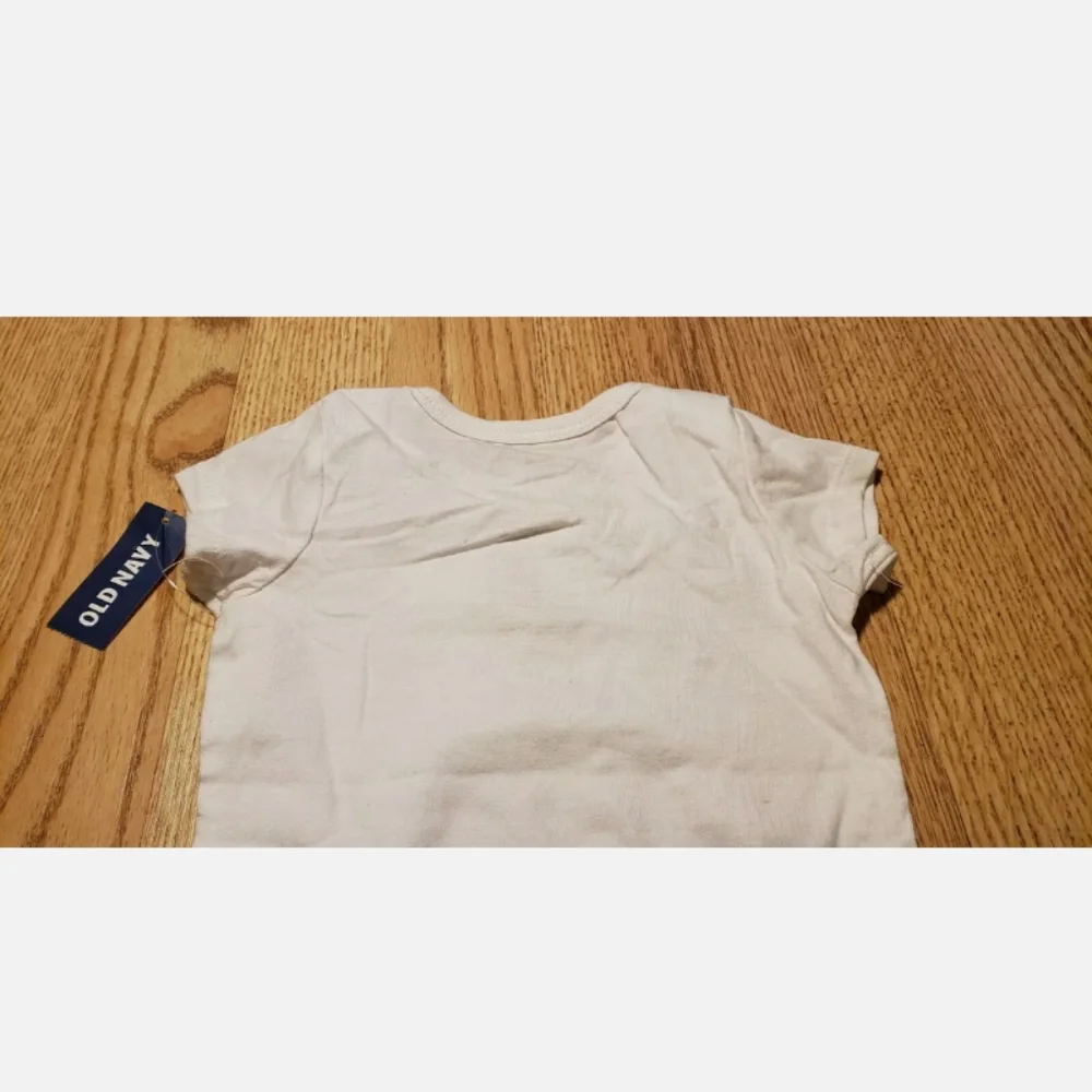 Old Navy sleeve short tags