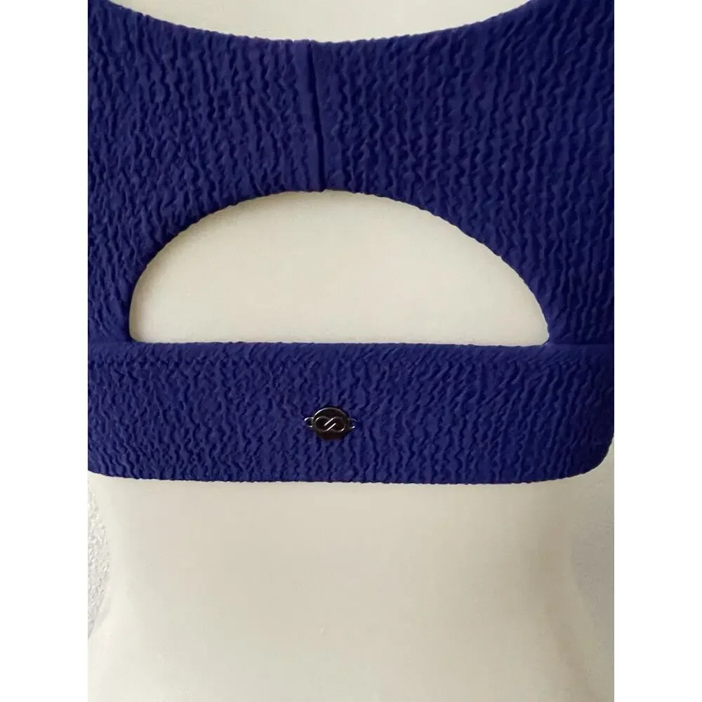 Calia textured keyhole