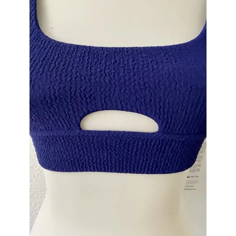 Calia textured keyhole