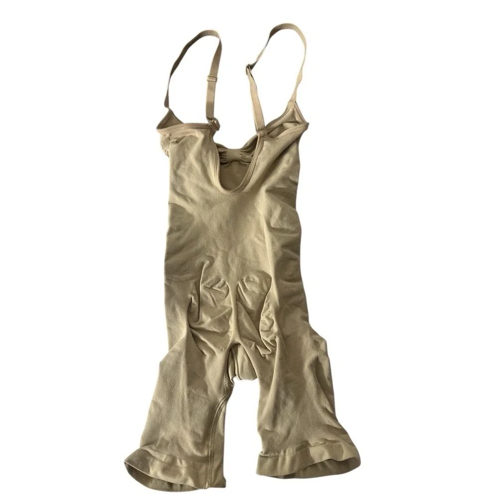 NEW Skims Seamless Sculpt‎ Mid Thigh Bodysuit in Desert Women's Medium