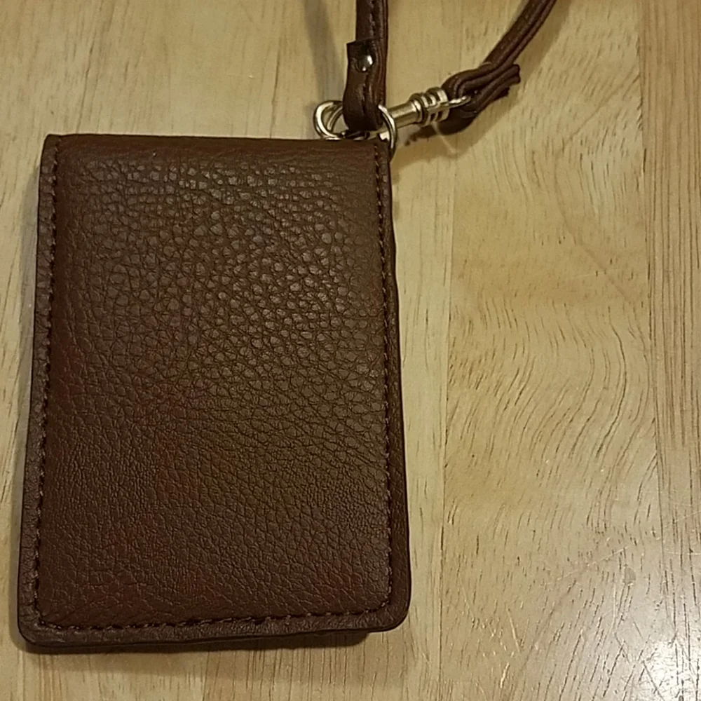 Relic brown wristlet