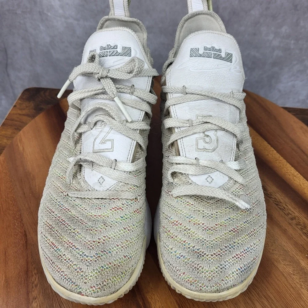 Nike lebron 16