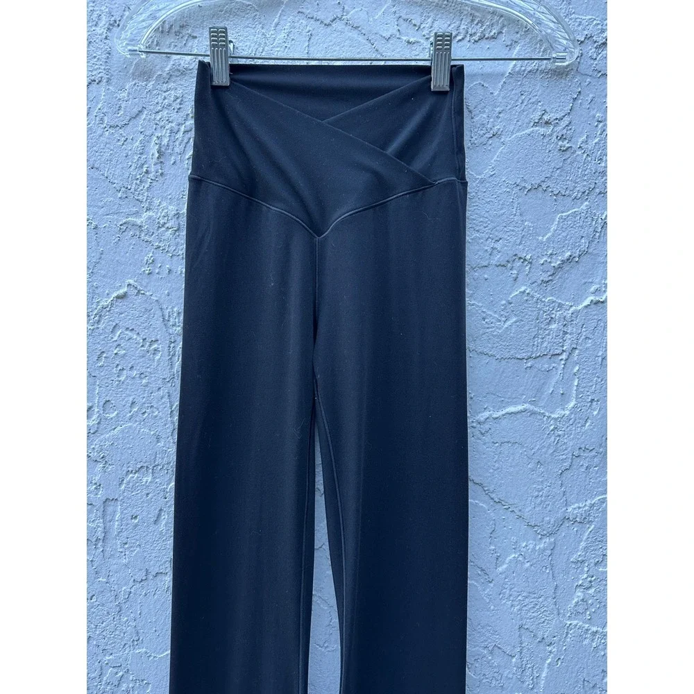 aerie flattering contoured small