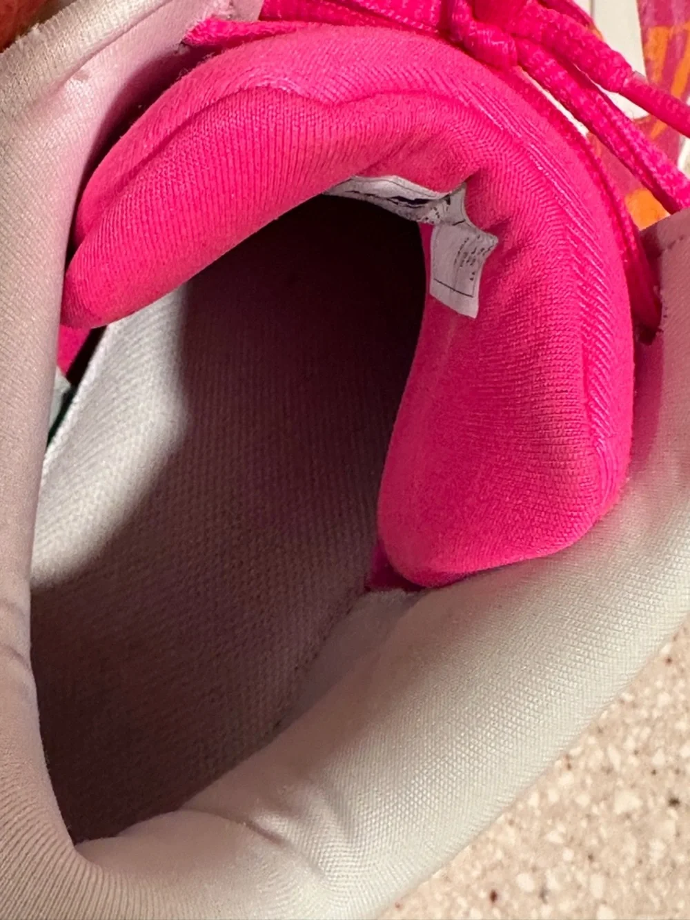 Moolah bright pink