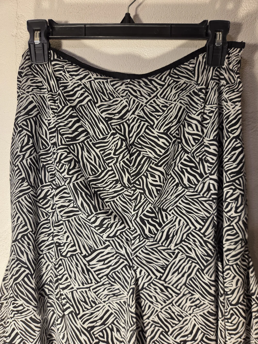 Dana Buchman Women's Size 4 Black White Zebra Print Flare A-Line Skirt