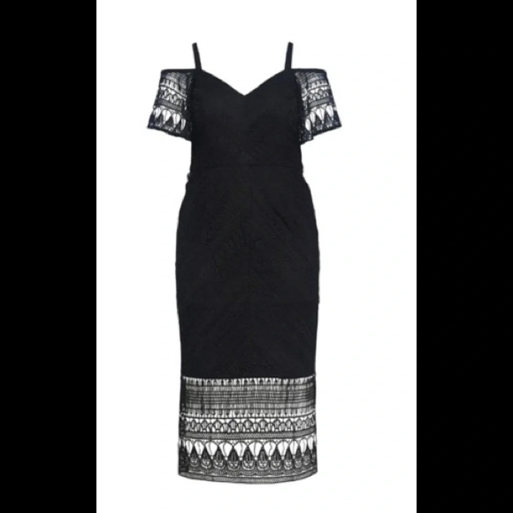 City Chic neckline design