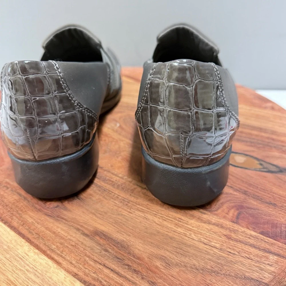 Clarks durable classic rubber